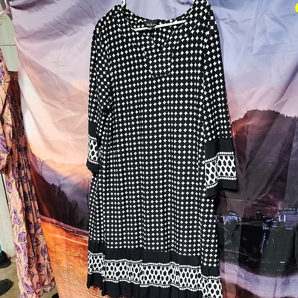 Stylish Monochrome Long Sleeve Dress